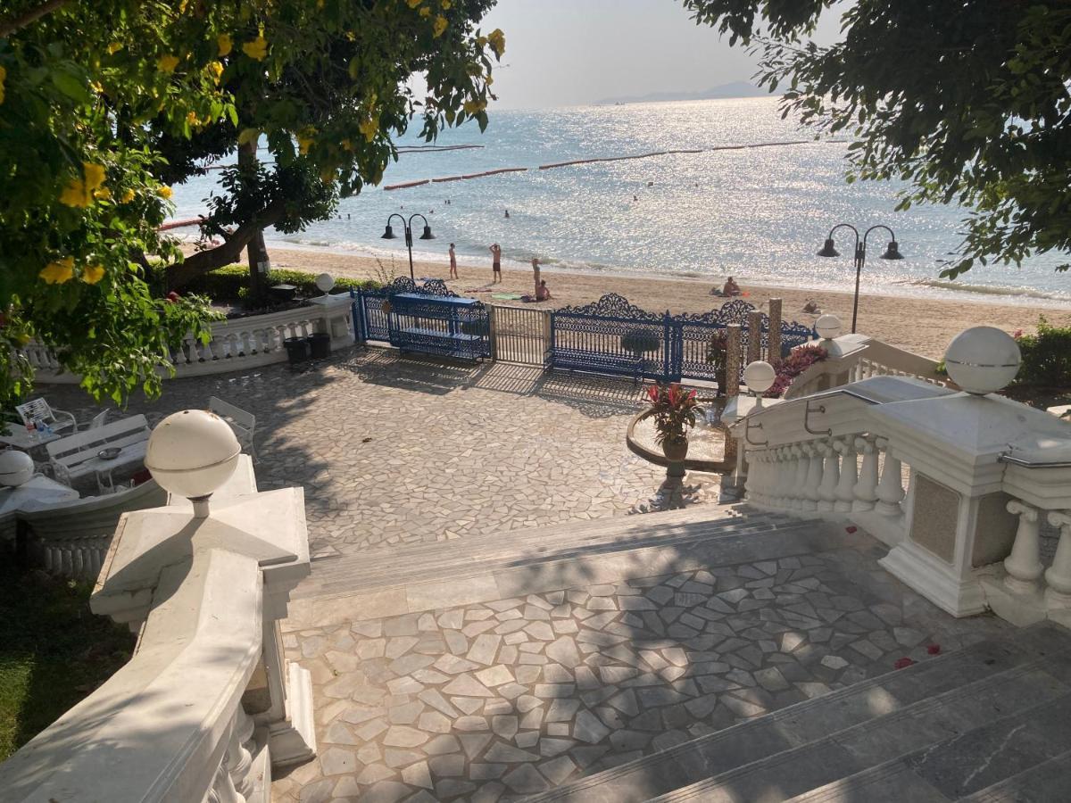 Sky Beach Beachfront Pattaya Eksteriør billede