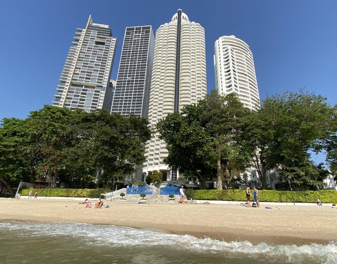 Sky Beach Beachfront Pattaya Eksteriør billede