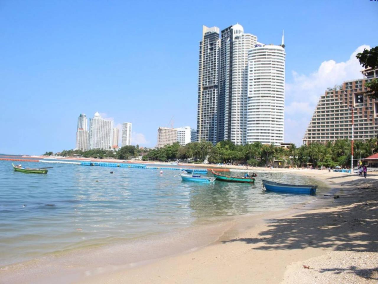 Sky Beach Beachfront Pattaya Eksteriør billede