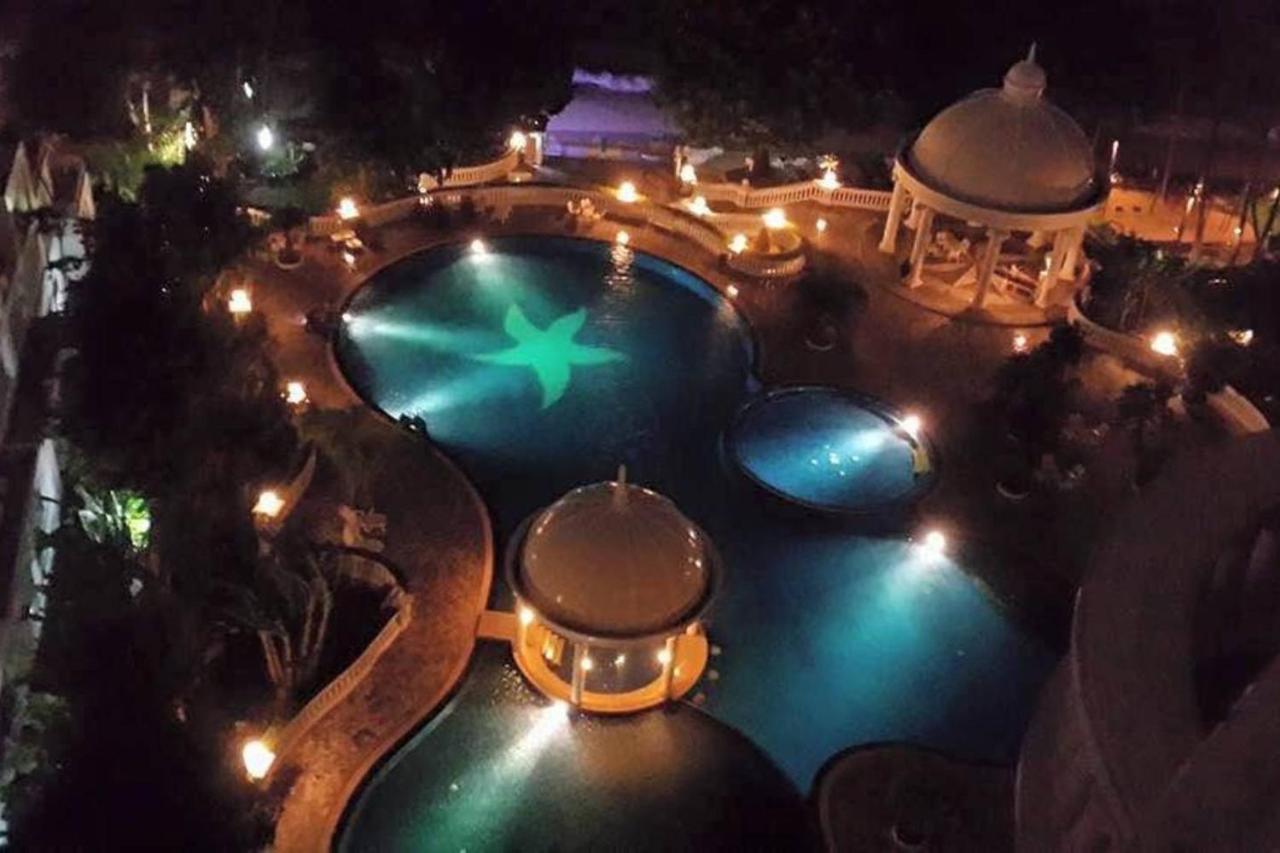 Sky Beach Beachfront Pattaya Eksteriør billede